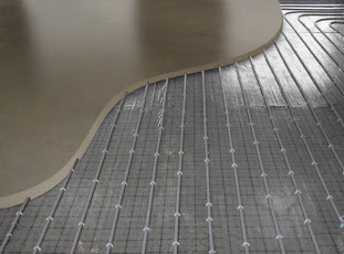 Incorperating mesh and heating into floor screed